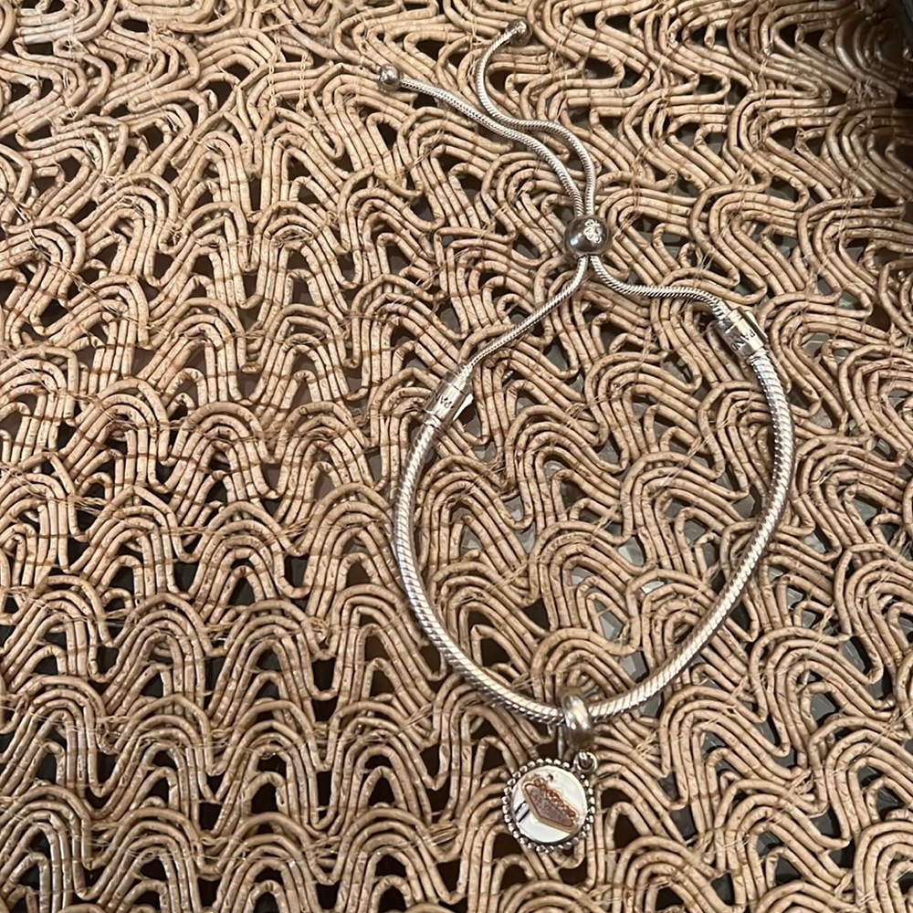 Las Vegas charm + adjustable bracelet